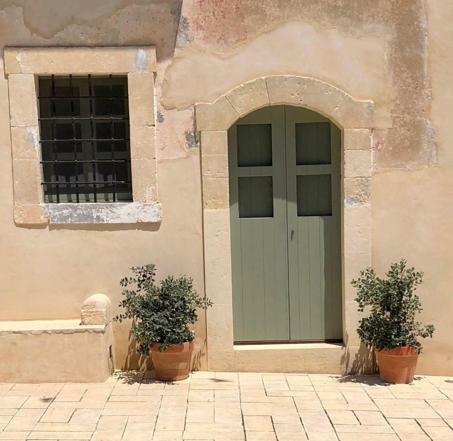 Battimandorlo Otel Noto Dış mekan fotoğraf